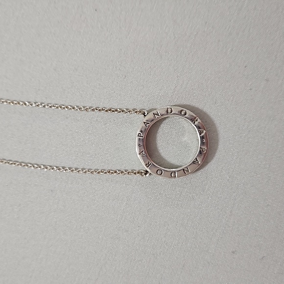 Pandora circle of sparkle necklace - Picture 2 of 4